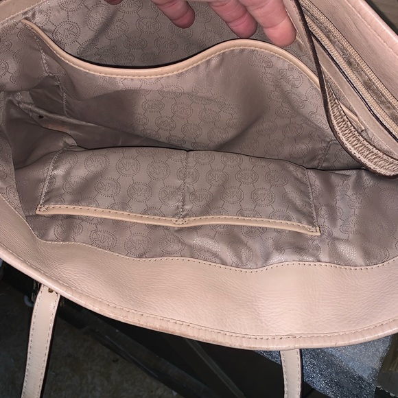 Michael Kors Jet Set Checkered Tote - Picture 4 of 8